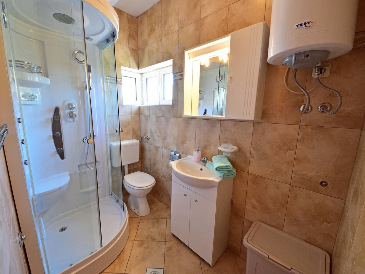 Apartment Golub-4 By Interhome Cesarica Esterno foto